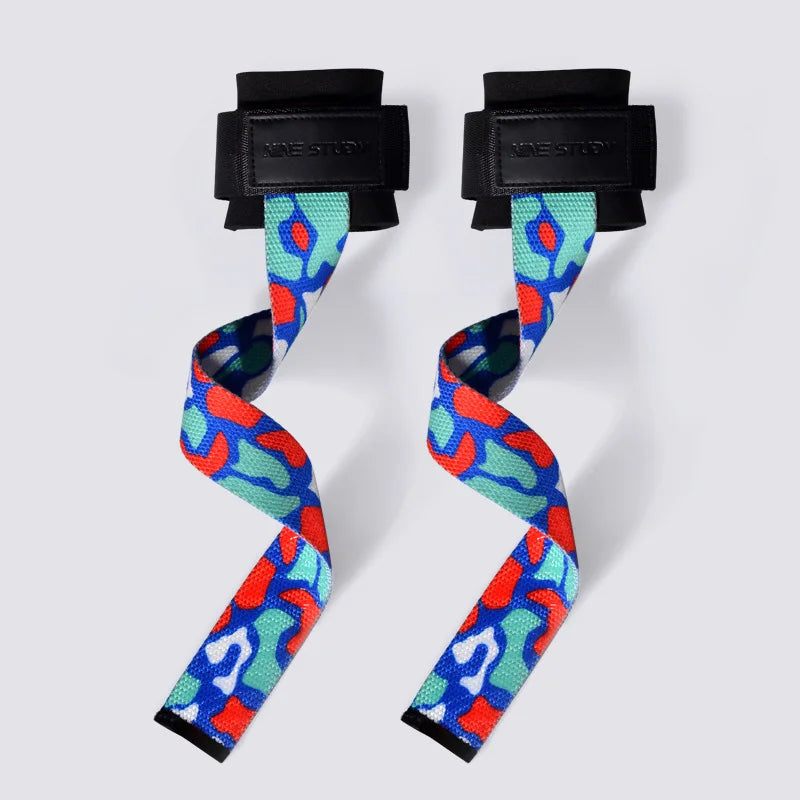 Straps de muñeca para dominadas y entrenamientos de fuerza en gimnasio.